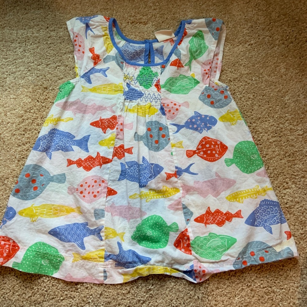 Flowy Style fish print top. Lightweight.